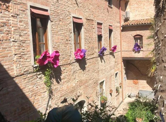 L'ape Regina פררה