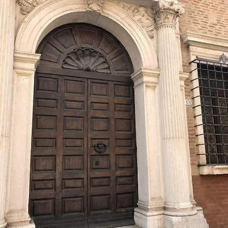 Apartament L'ape Regina *